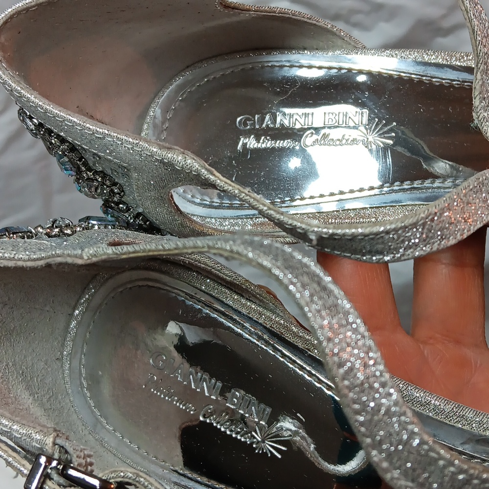 Gianni Bini Silver Heels with Peep-Toe Design and Stiletto Heel Size 10 - Picture 5 of 16